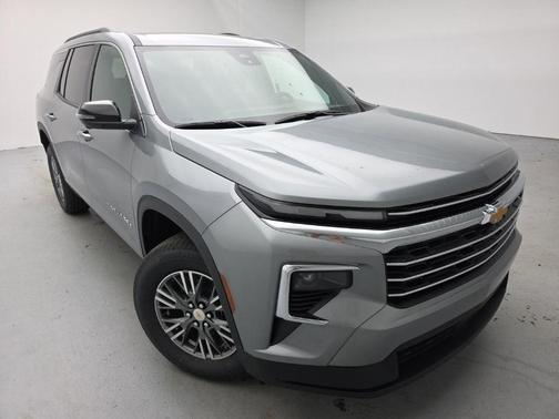 Sterling Gray Metallic 2026 Chevrolet Traverse LT