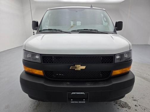 Summit White 2026 Chevrolet Express 3500 Work Van