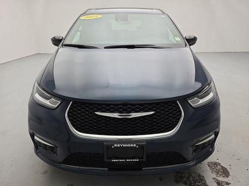 Fathom Blue Pearlcoat 2025 Chrysler Pacifica Select