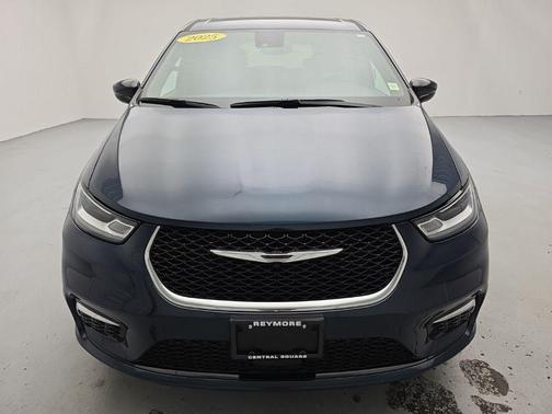 Fathom Blue Pearlcoat 2025 Chrysler Pacifica Select