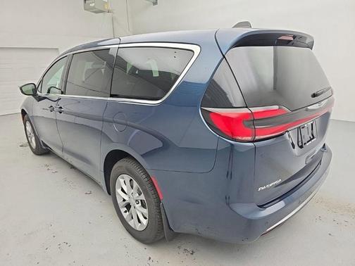 Fathom Blue Pearlcoat 2025 Chrysler Pacifica Select