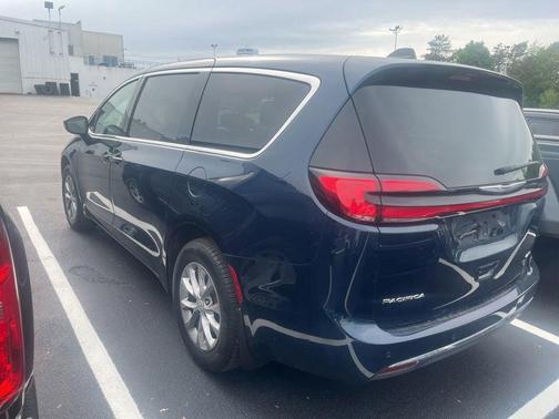Fathom Blue Pearlcoat 2025 Chrysler Pacifica Select