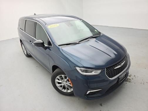 Fathom Blue Pearlcoat 2025 Chrysler Pacifica Select