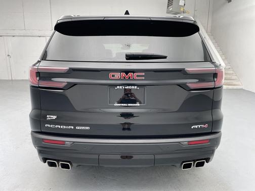 2024 GMC Acadia AT4