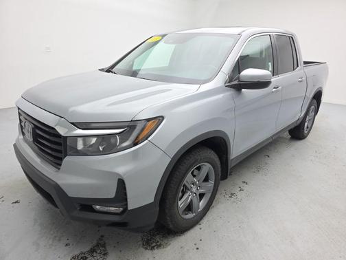 Silver 2023 Honda Ridgeline RTL