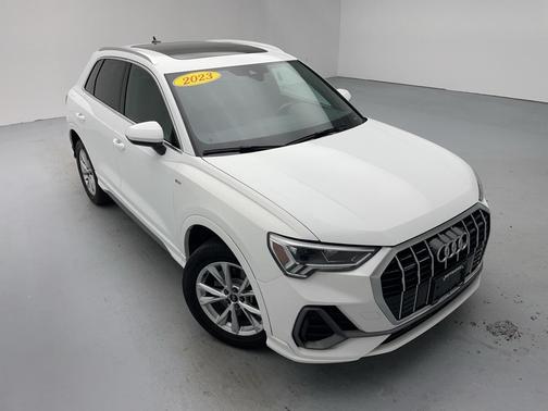 2023 Audi Q3 45 S line Premium