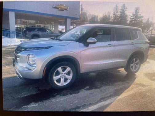 2022 Mitsubishi Outlander SE