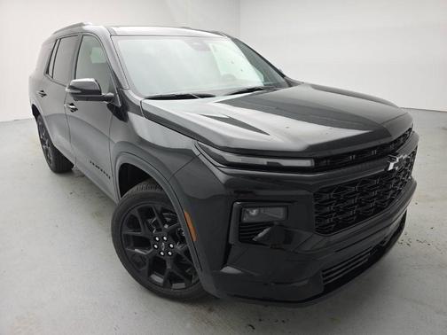 Mosaic Black Metallic 2026 Chevrolet Traverse RS