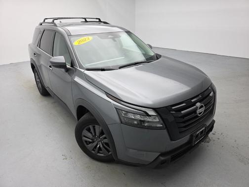 2023 Nissan Pathfinder SV