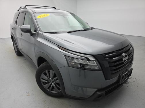 2023 Nissan Pathfinder SV