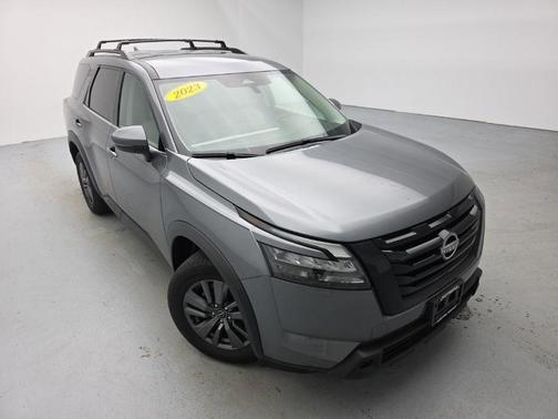 2023 Nissan Pathfinder SV