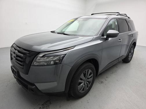 2023 Nissan Pathfinder SV