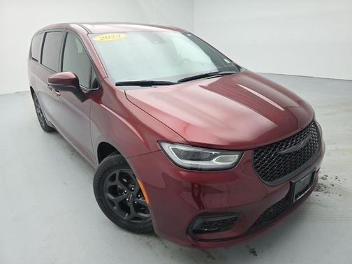 2023 Chrysler Pacifica Hybrid Touring L