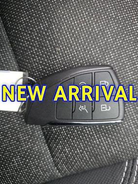 Summit White 2026 Chevrolet Traverse LT