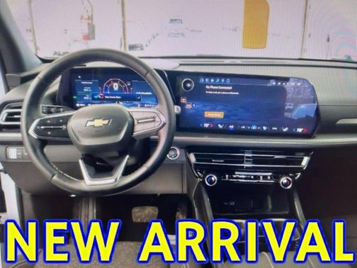 Summit White 2026 Chevrolet Traverse LT