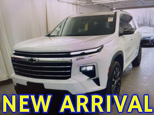 Summit White 2026 Chevrolet Traverse LT