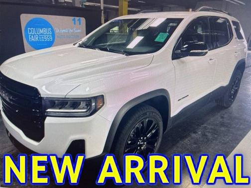 White Frost Tri-Coat 2023 GMC Acadia SLT