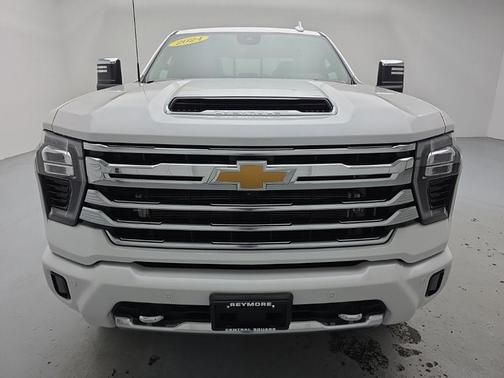 Iridescent Pearl Tricoat 2024 Chevrolet Silverado 3500 High Country