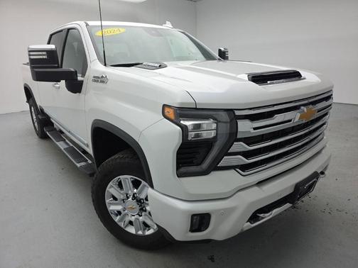 Iridescent Pearl Tricoat 2024 Chevrolet Silverado 3500 High Country