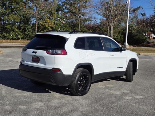 2023 Jeep Cherokee Altitude Lux