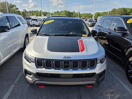 2025 Jeep Compass Trailhawk