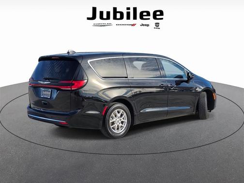 2024 Chrysler Pacifica Touring-L