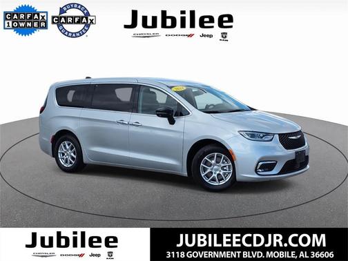 2024 Chrysler Pacifica Touring-L