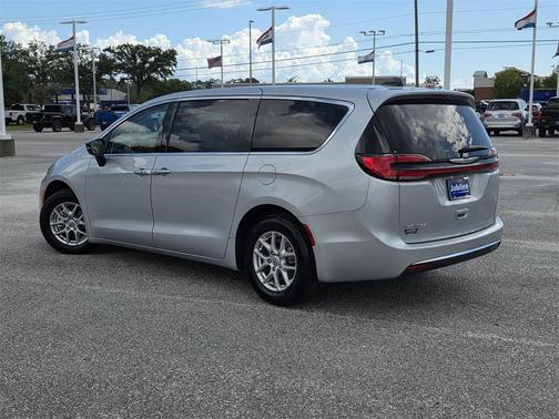 2024 Chrysler Pacifica Touring-L