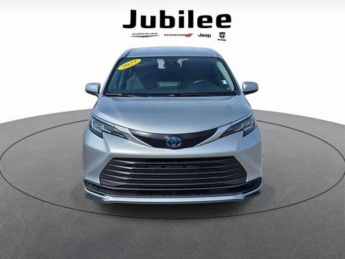 Celestial Silver Metallic 2023 Toyota Sienna LE