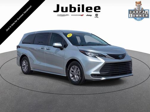 Celestial Silver Metallic 2023 Toyota Sienna LE