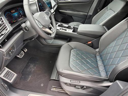 2024 Volkswagen Atlas Cross Sport 2.0T SEL Premium R-Line