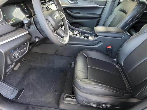 2025 Jeep Grand Cherokee 4xe Base