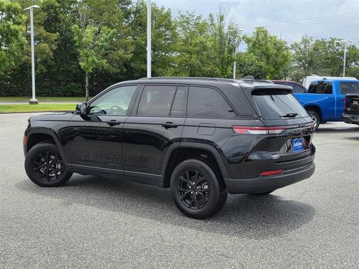 2024 Jeep Grand Cherokee Laredo