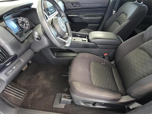 2023 Nissan Pathfinder SV