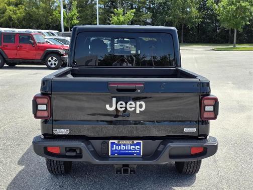 2022 Jeep Gladiator Overland