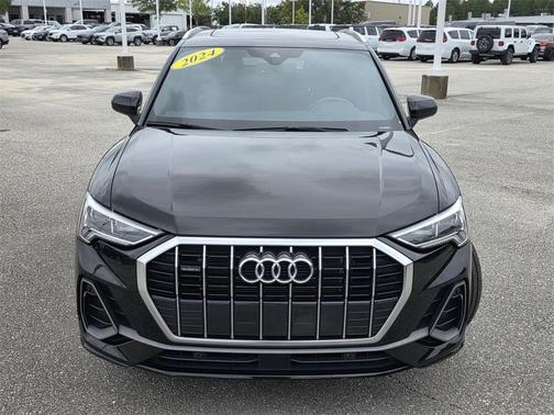 2024 Audi Q3 45 S line Premium
