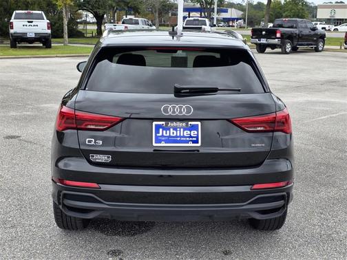 2024 Audi Q3 45 S line Premium