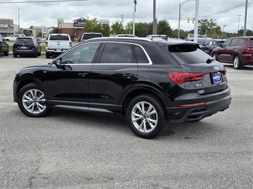 2024 Audi Q3 45 S line Premium