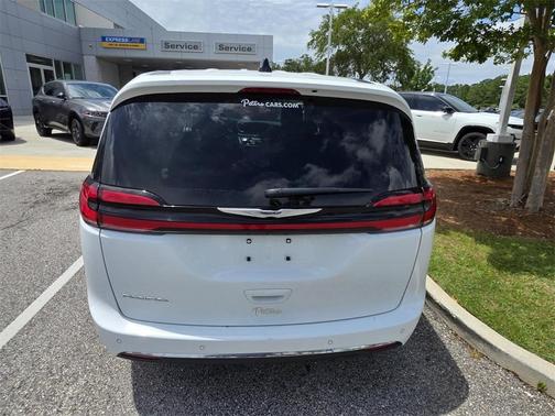2024 Chrysler Pacifica Touring-L