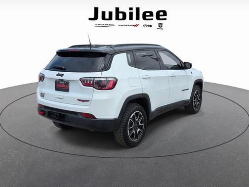 Bright White Clearcoat 2025 Jeep Compass Trailhawk
