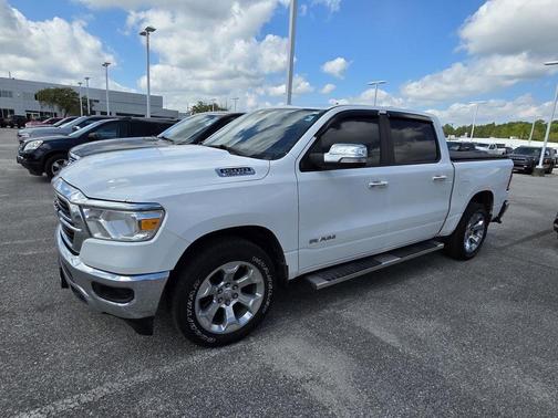 Bright White Clearcoat 2019 RAM 1500 Big Horn