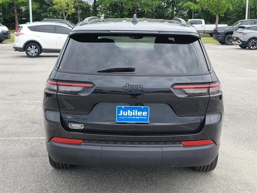 2022 Jeep Grand Cherokee L Laredo
