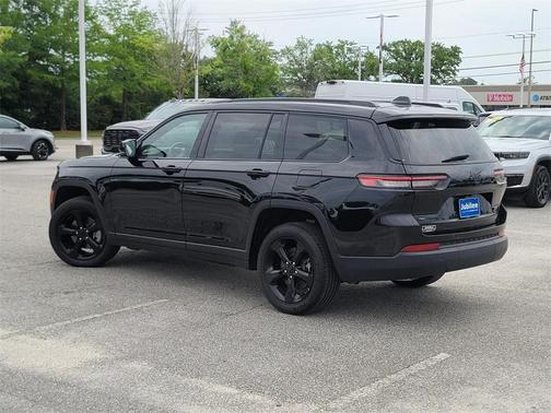 2022 Jeep Grand Cherokee L Laredo