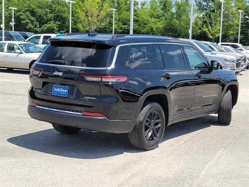 2022 Jeep Grand Cherokee L Laredo