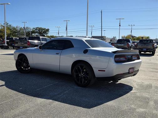 2021 Dodge Challenger SXT