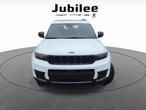 Bright White Clearcoat 2025 Jeep Grand Cherokee L Laredo