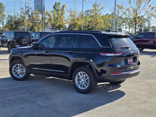 2025 Jeep Grand Cherokee Laredo X