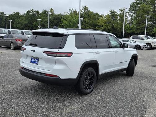 2025 Jeep Grand Cherokee L Laredo