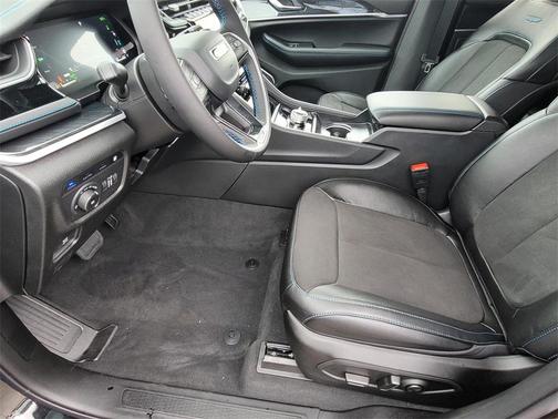 2025 Jeep Grand Cherokee 4xe Trailhawk