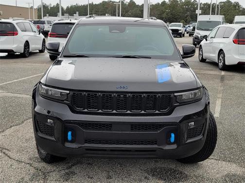 2025 Jeep Grand Cherokee 4xe Trailhawk